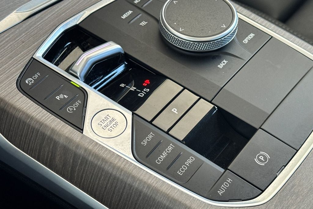 2025 BMW 3 Series 330i