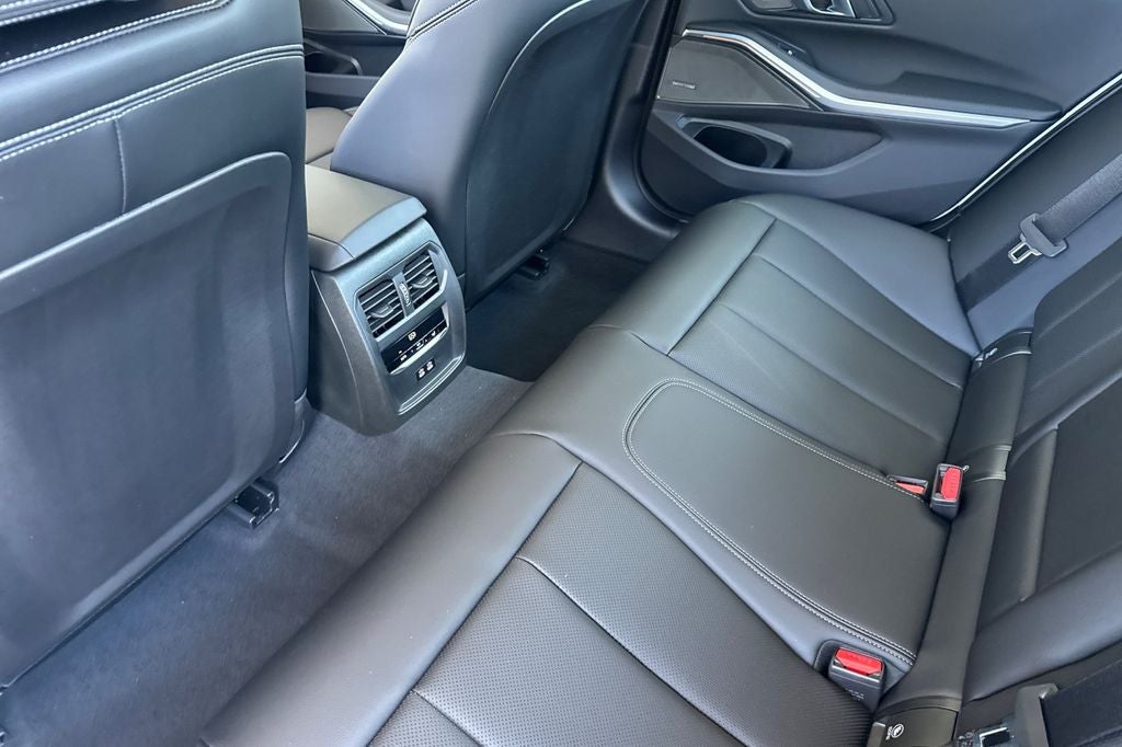 2026 BMW 3 Series 330i