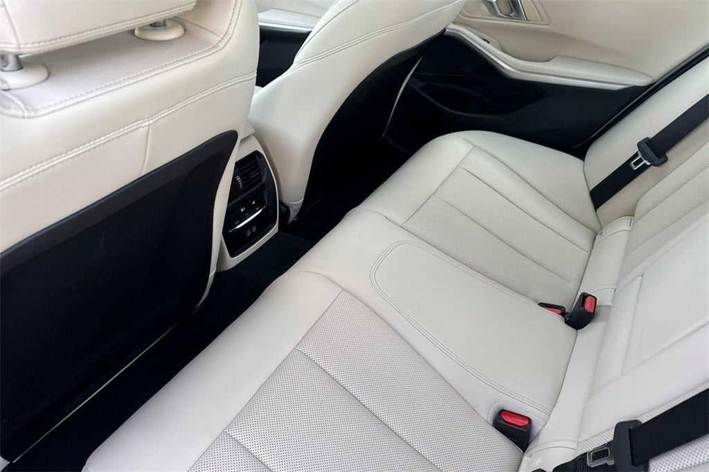 2025 BMW 3 Series 330i