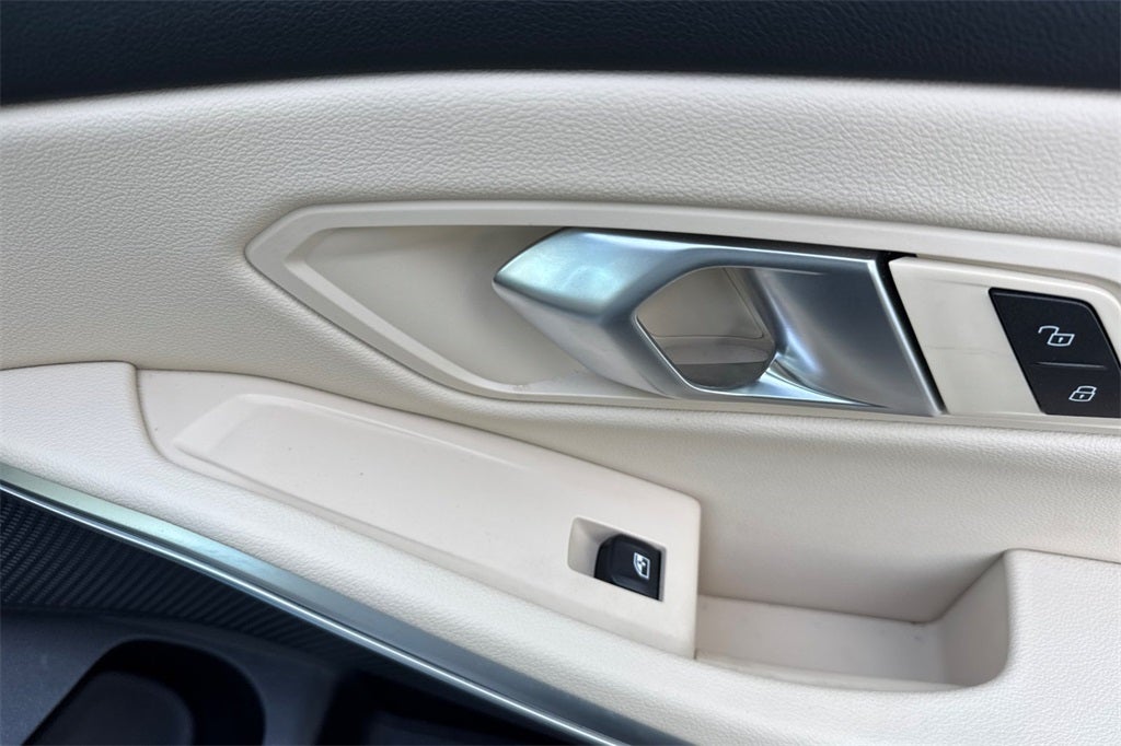 2025 BMW 3 Series 330i