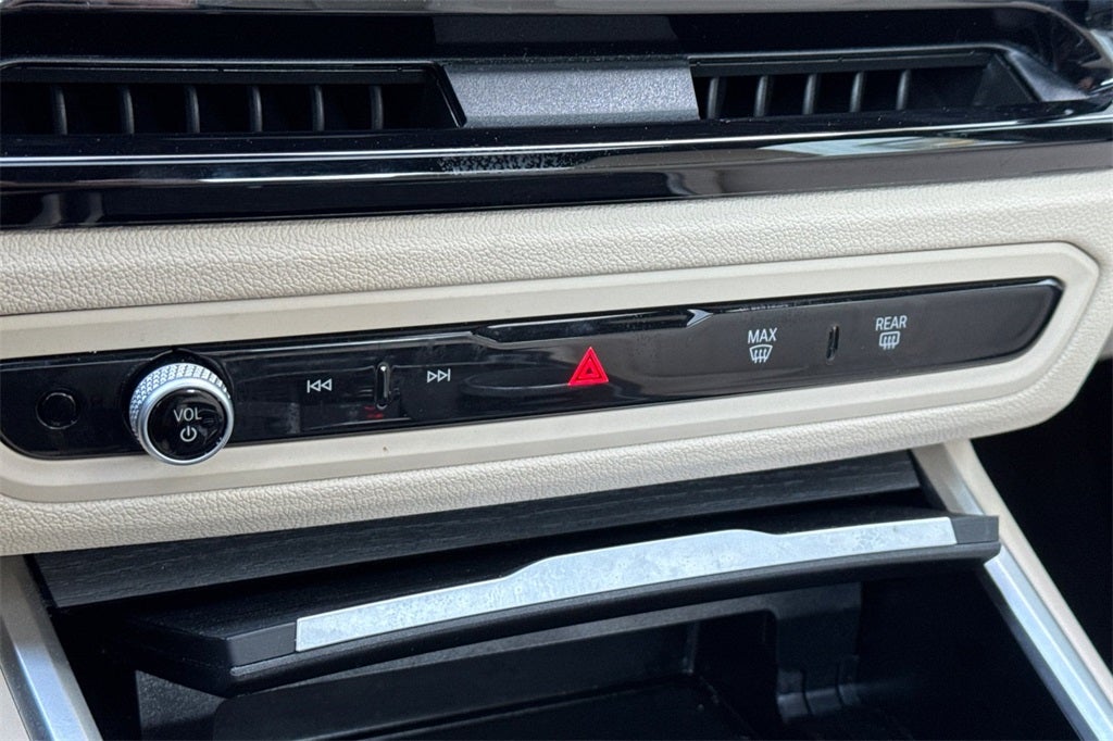 2025 BMW 3 Series 330i