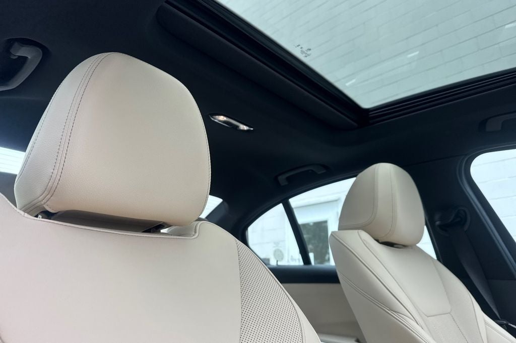 2025 BMW 3 Series 330i