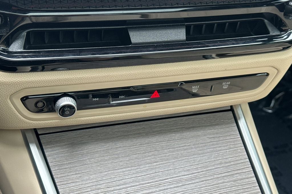 2025 BMW 3 Series 330i