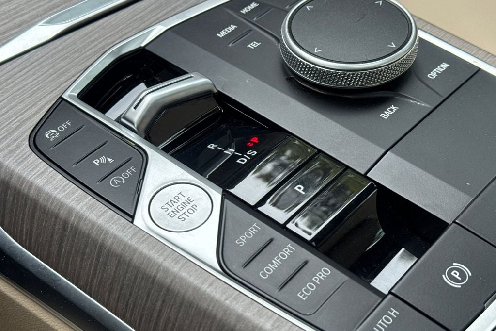 2025 BMW 3 Series 330i