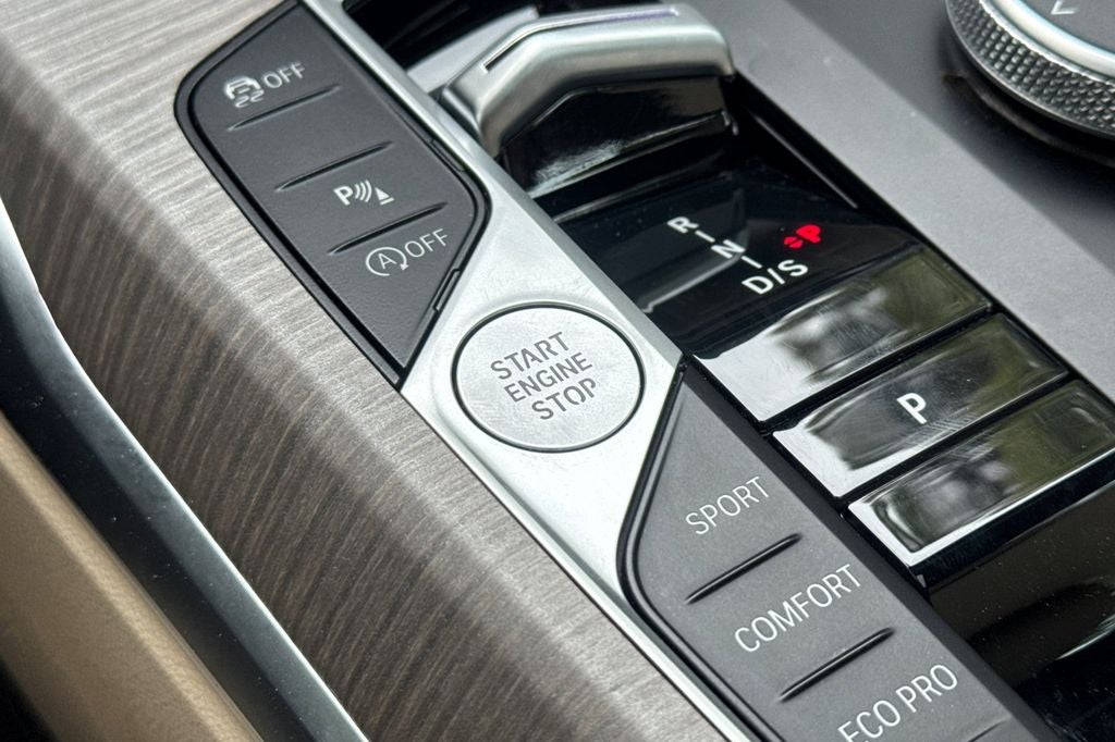 2025 BMW 3 Series 330i