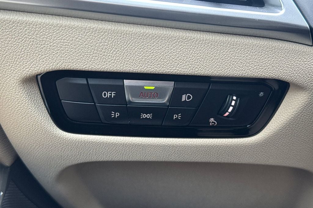 2025 BMW 3 Series 330i