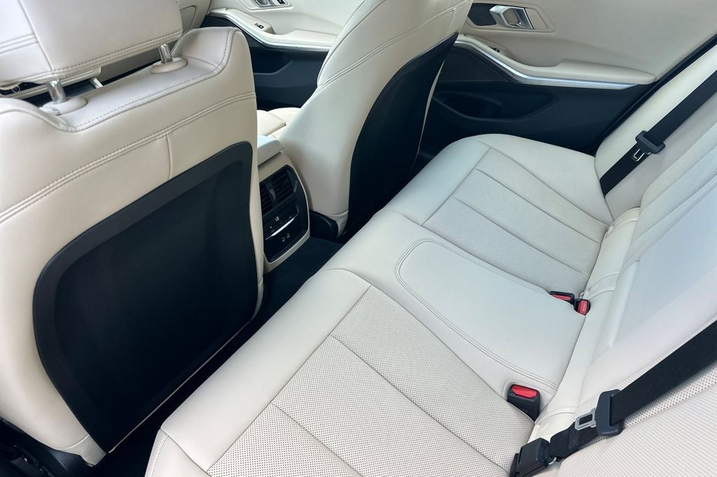 2025 BMW 3 Series 330i