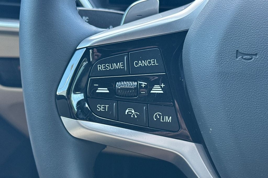 2025 BMW 3 Series 330i