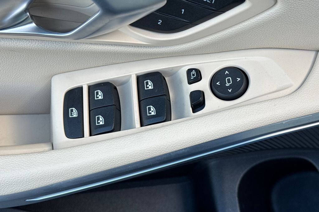 2025 BMW 3 Series 330i