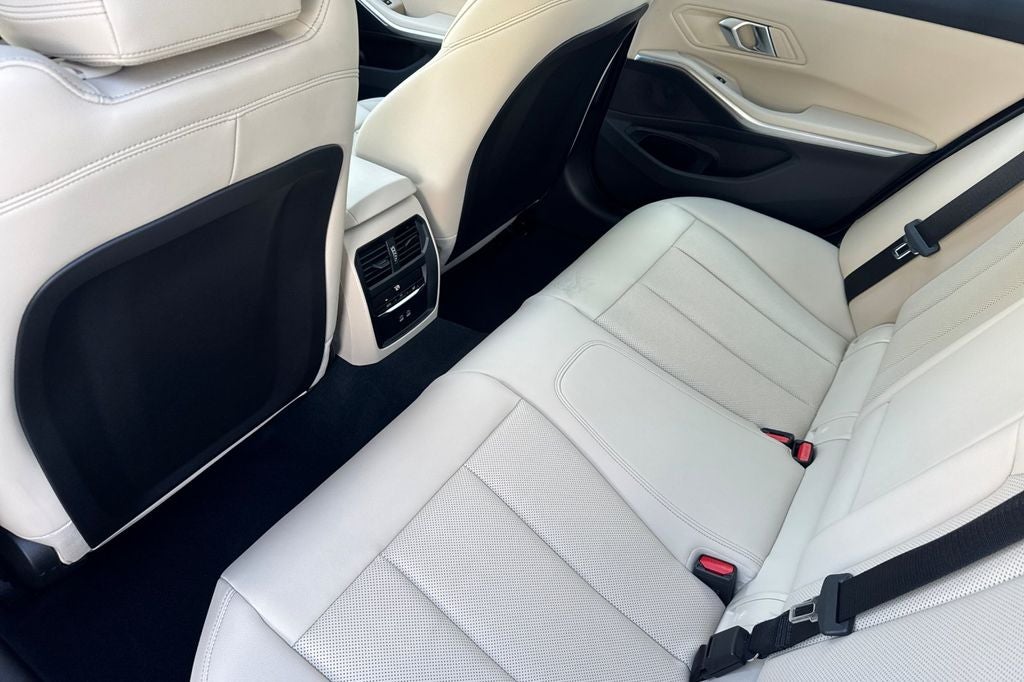 2025 BMW 3 Series 330i