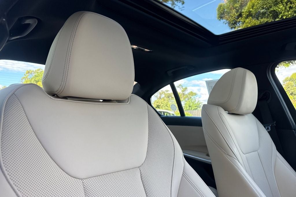 2025 BMW 3 Series 330i