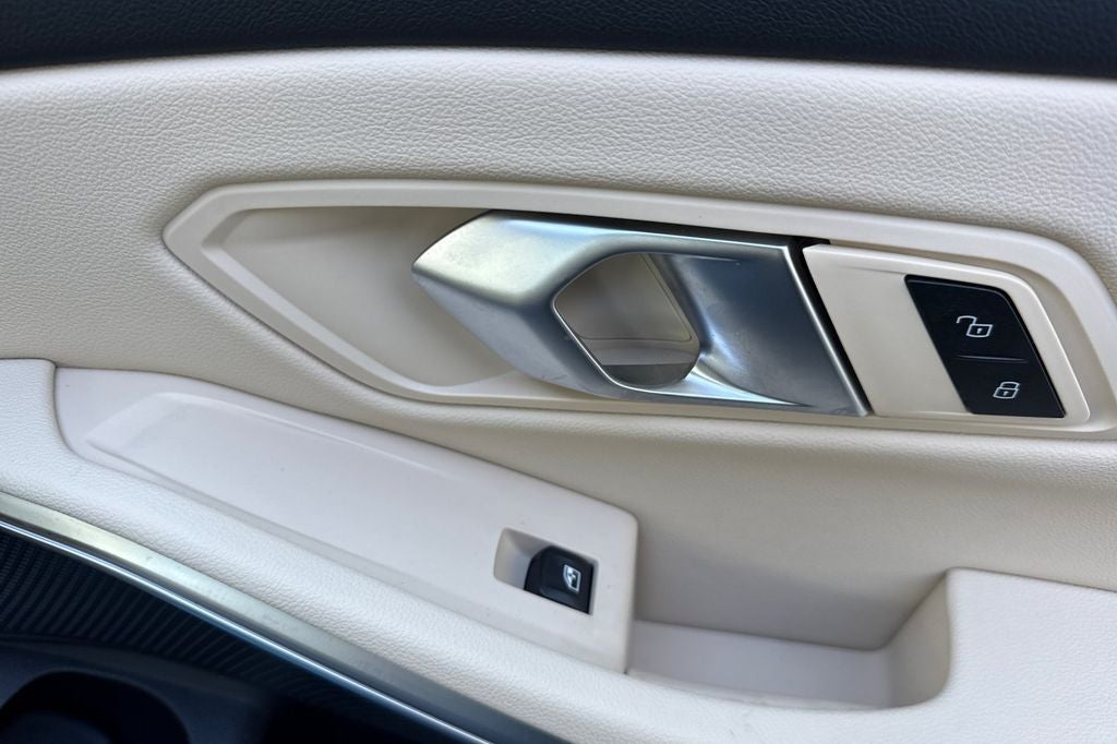 2025 BMW 3 Series 330i