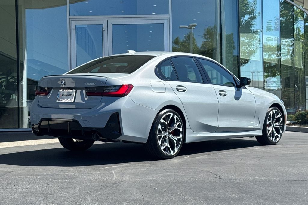 2026 BMW 3 Series 330i