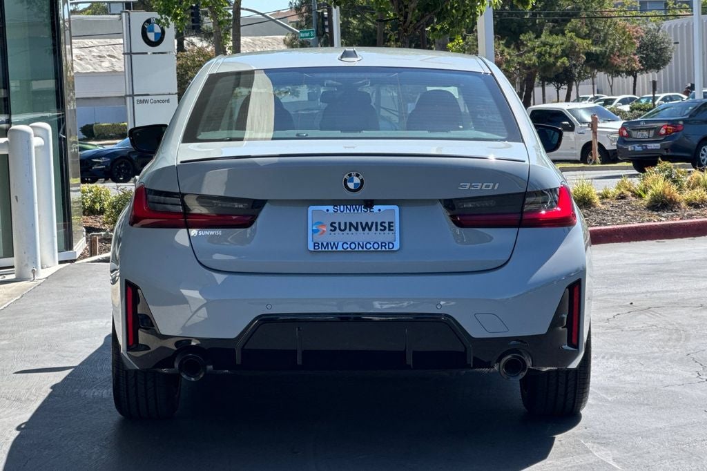 2026 BMW 3 Series 330i