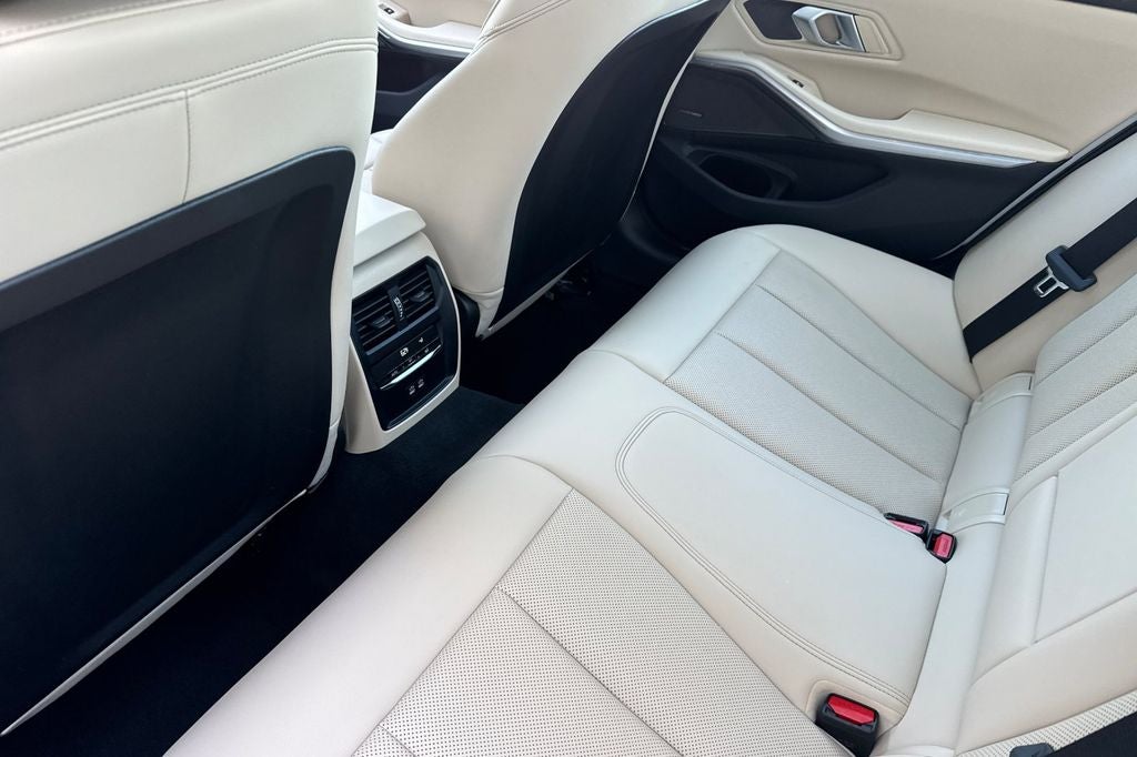 2025 BMW 3 Series 330i