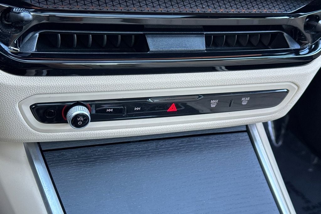 2025 BMW 3 Series 330i