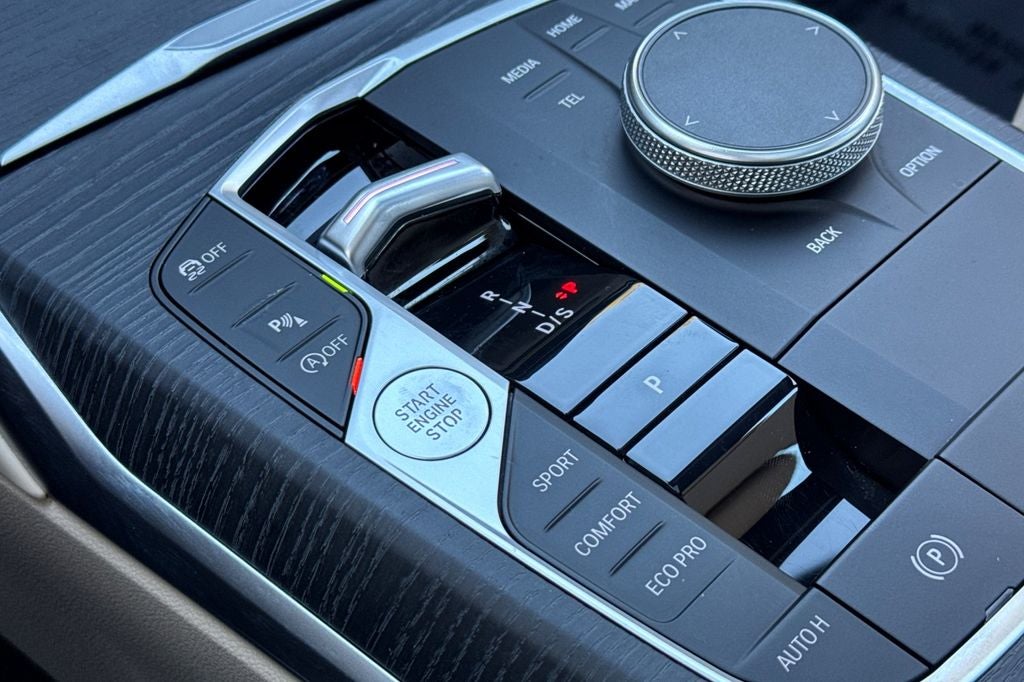 2025 BMW 3 Series 330i