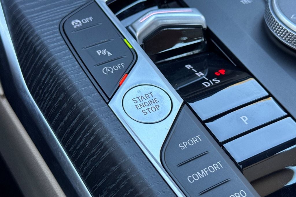2025 BMW 3 Series 330i