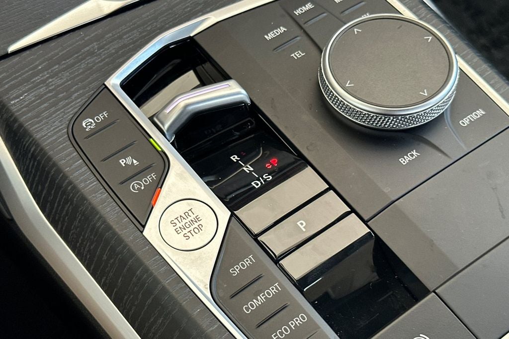 2025 BMW 3 Series 330i