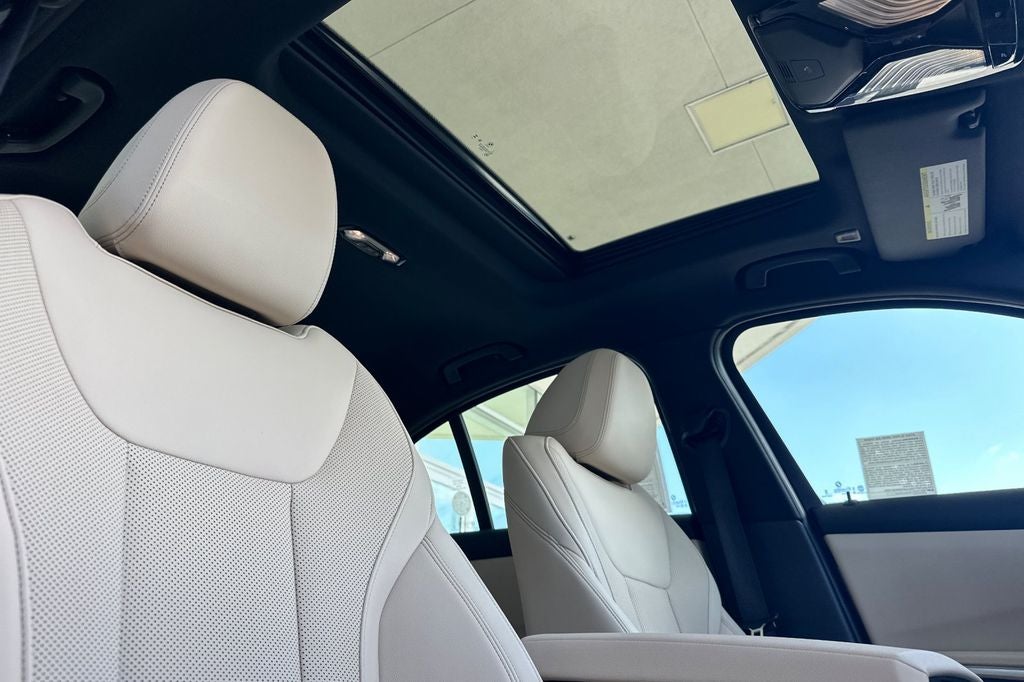 2025 BMW 3 Series 330i