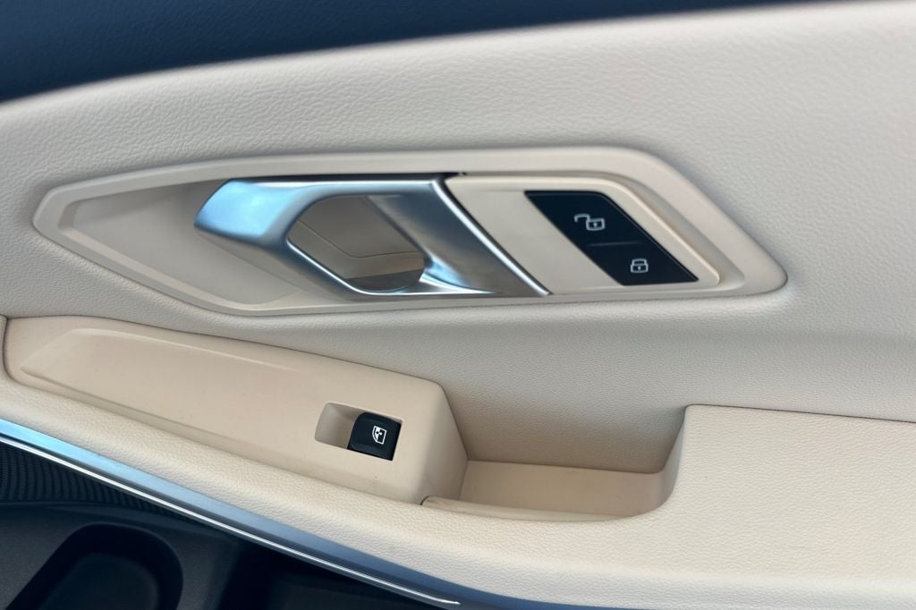 2025 BMW 3 Series 330i