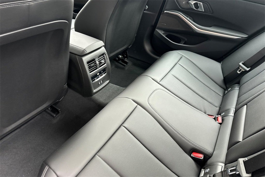 2026 BMW 3 Series 330i