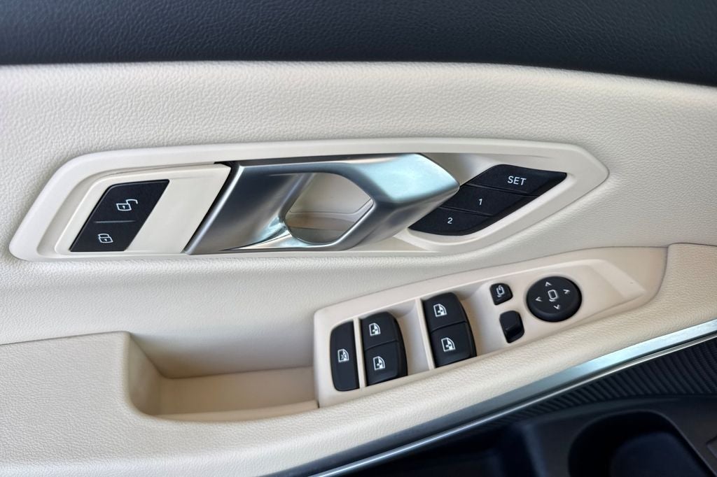 2025 BMW 3 Series 330i