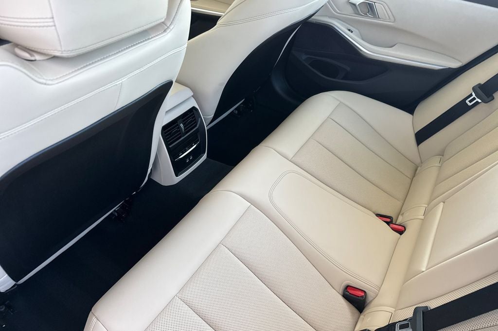 2025 BMW 3 Series 330i