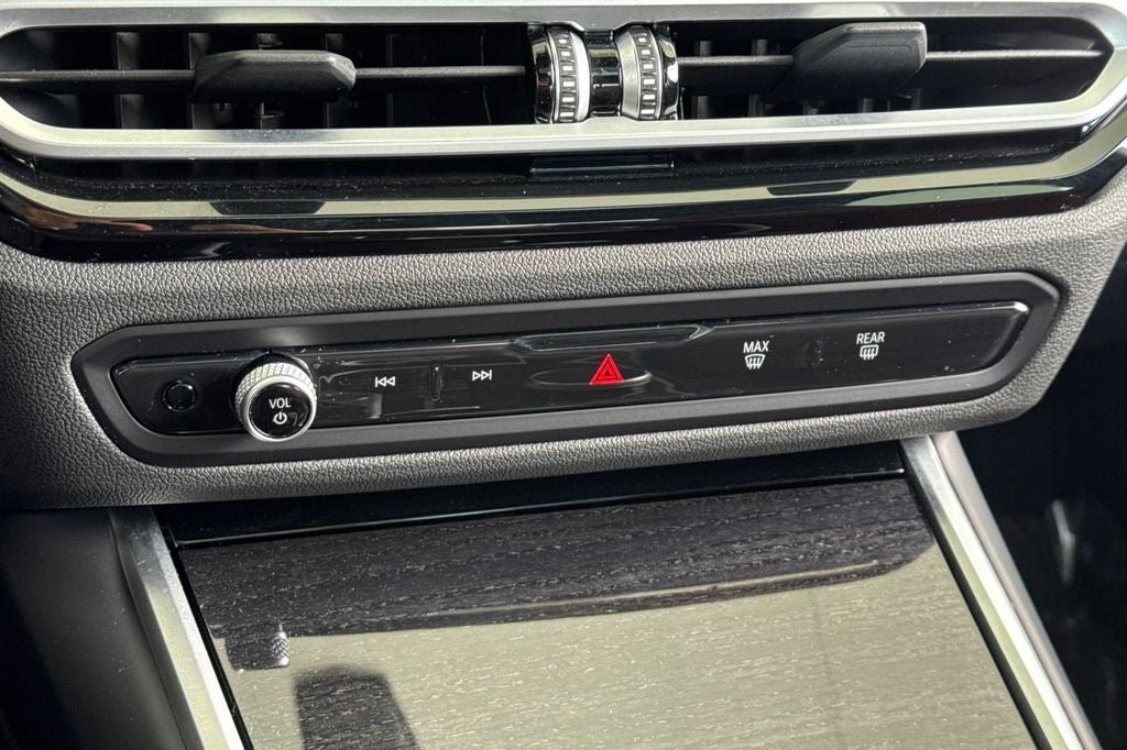 2023 BMW 3 Series 330i
