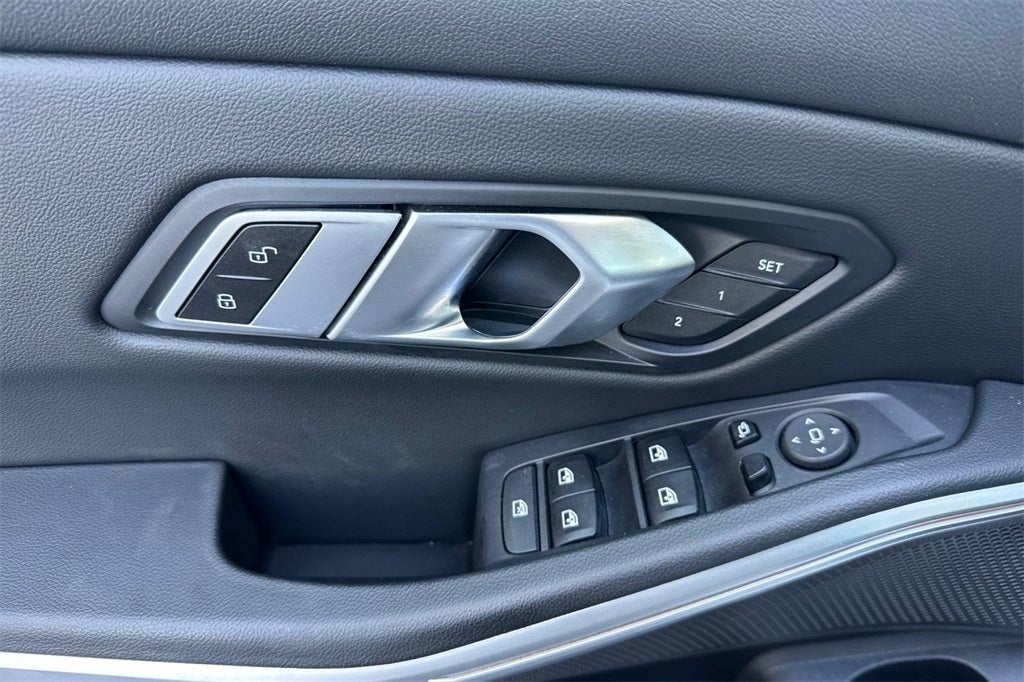 2023 BMW 3 Series 330i