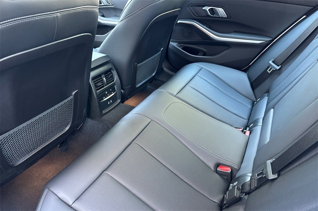 2023 BMW 3 Series 330i