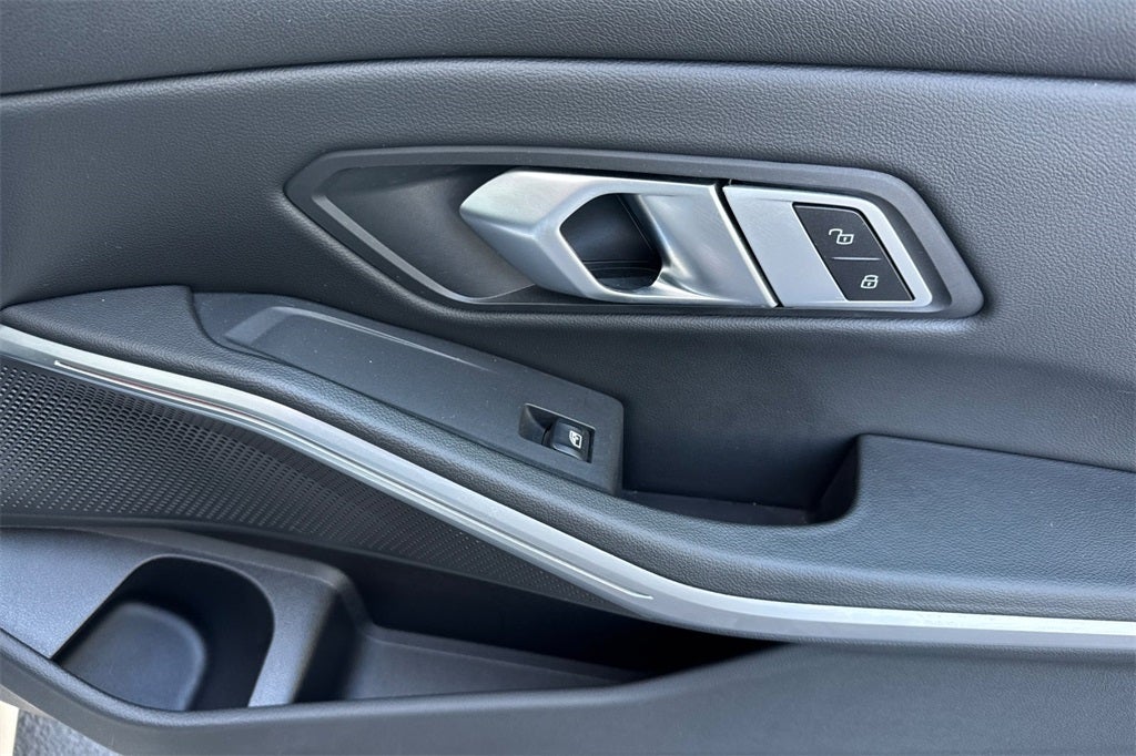 2023 BMW 3 Series 330i