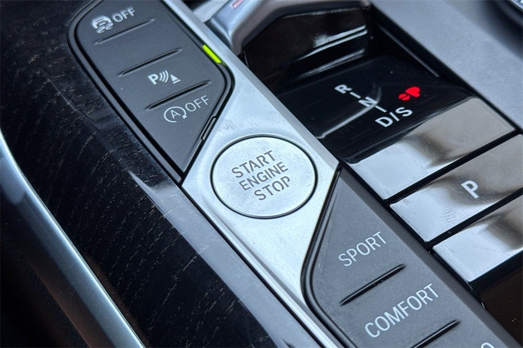 2024 BMW 3 Series 330i