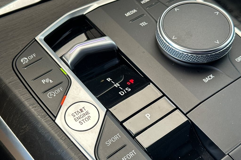 2024 BMW 3 Series 330i