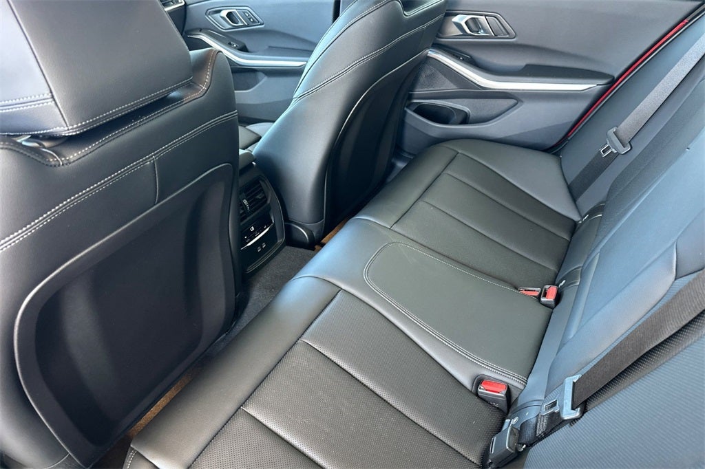 2024 BMW 3 Series 330i