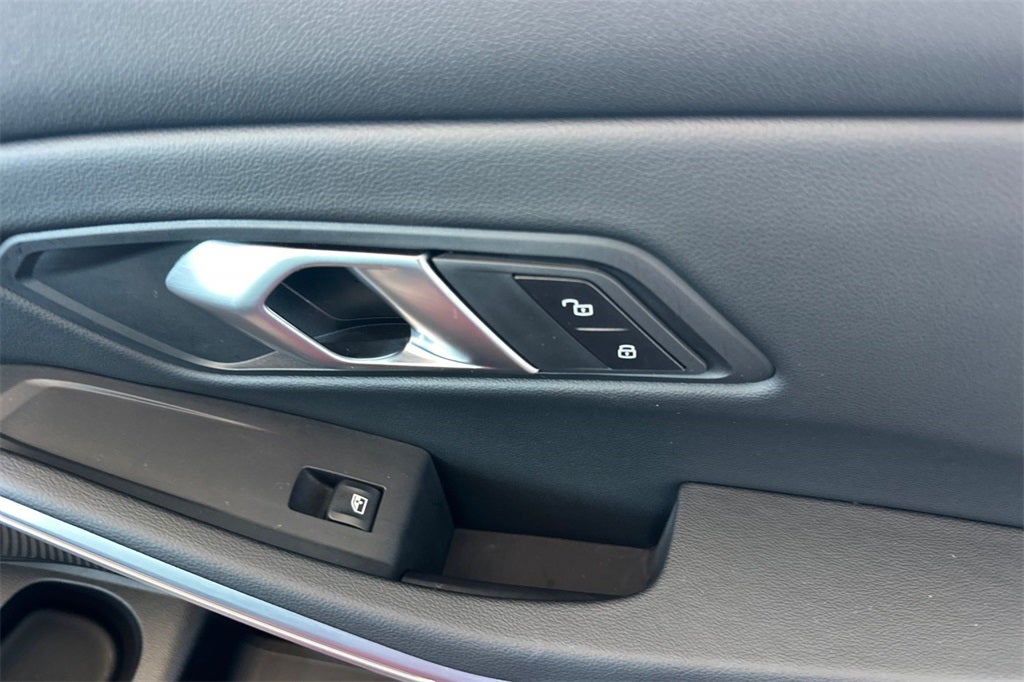 2024 BMW 3 Series 330i