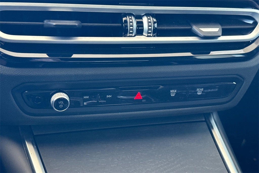 2024 BMW 3 Series 330i