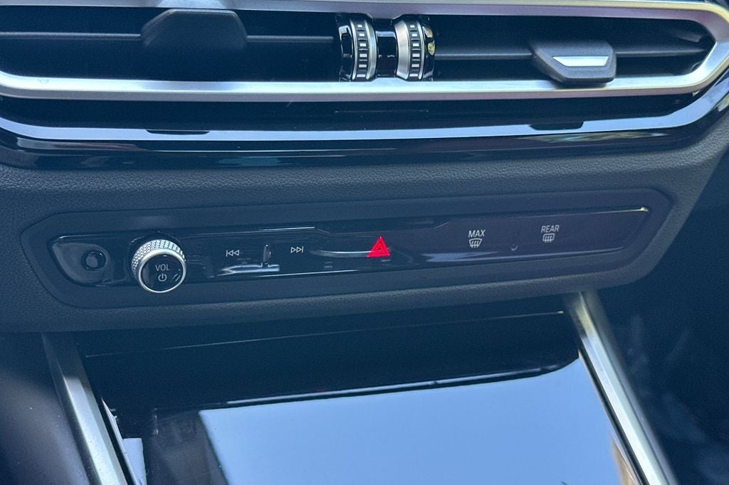2024 BMW 3 Series 330i xDrive