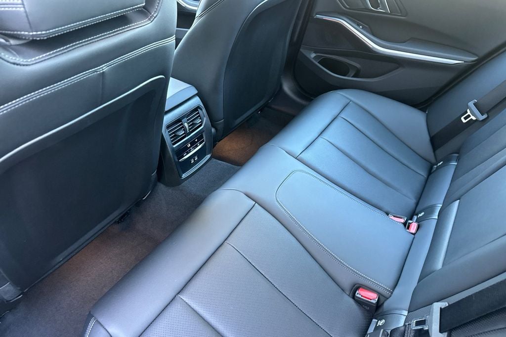 2024 BMW 3 Series 330i xDrive