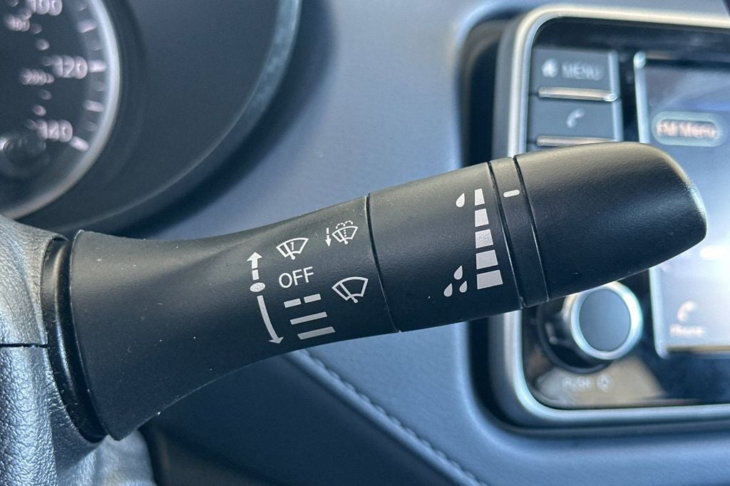 2024 Nissan Versa 1.6 SV