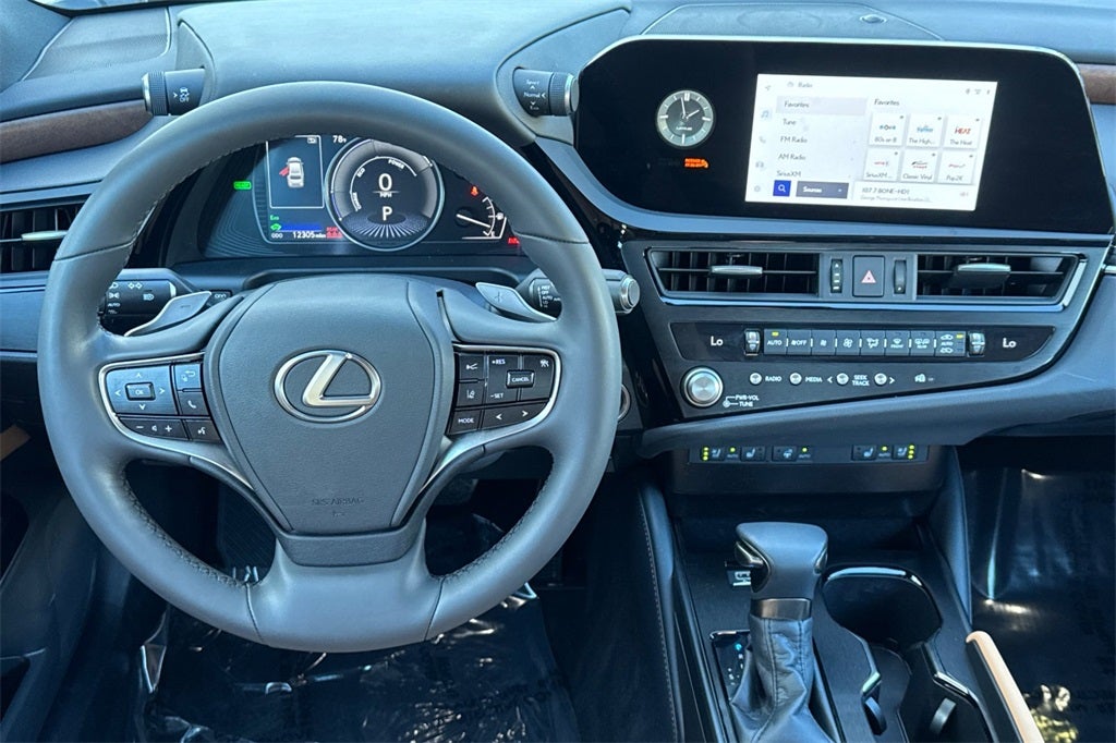 2023 Lexus ES 300h