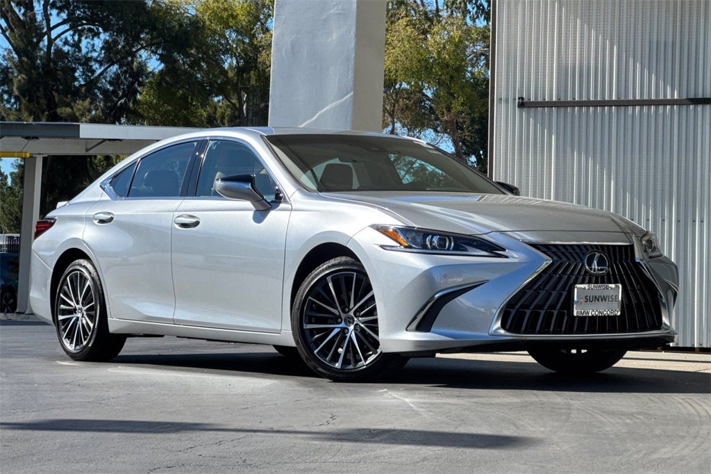 2023 Lexus ES 300h