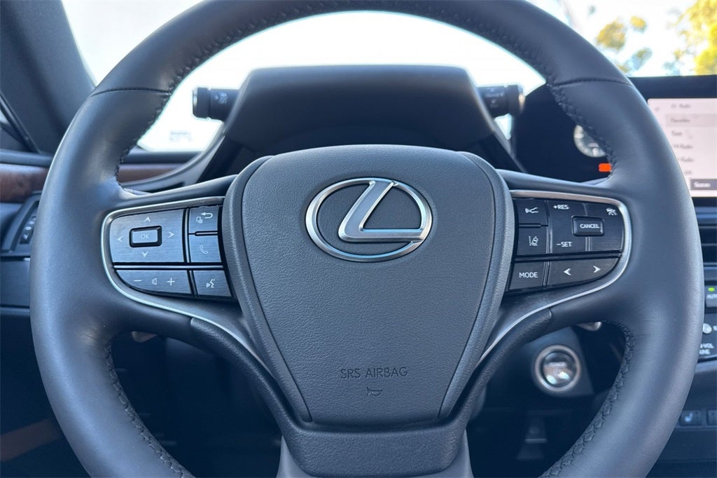 2023 Lexus ES 300h