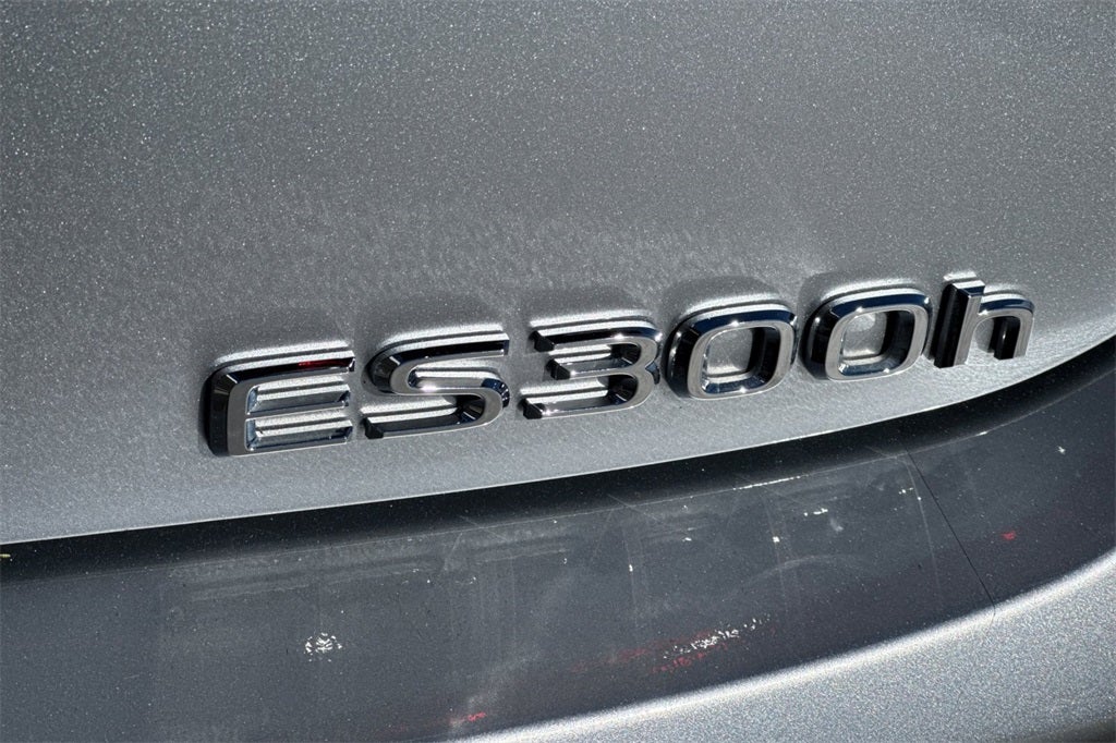 2023 Lexus ES 300h
