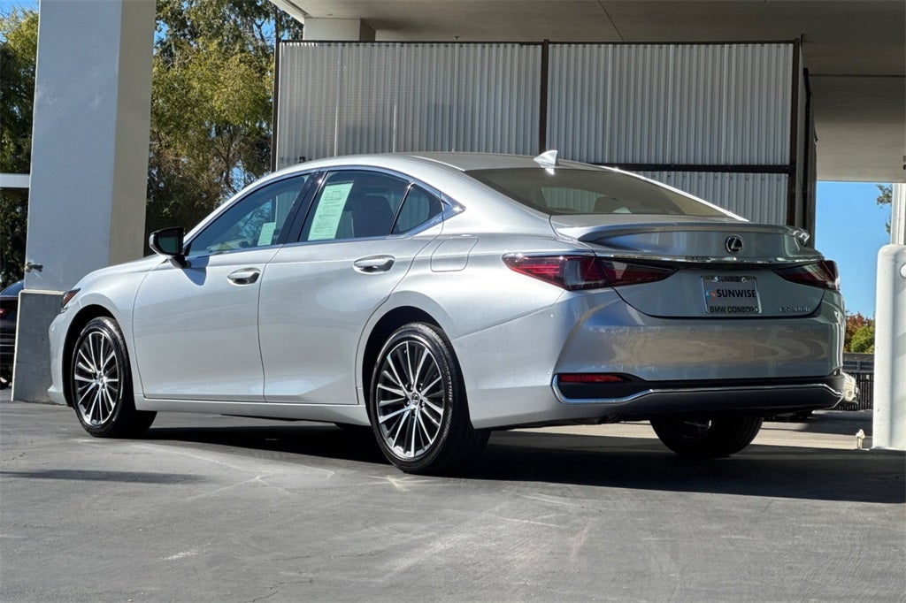 2023 Lexus ES 300h