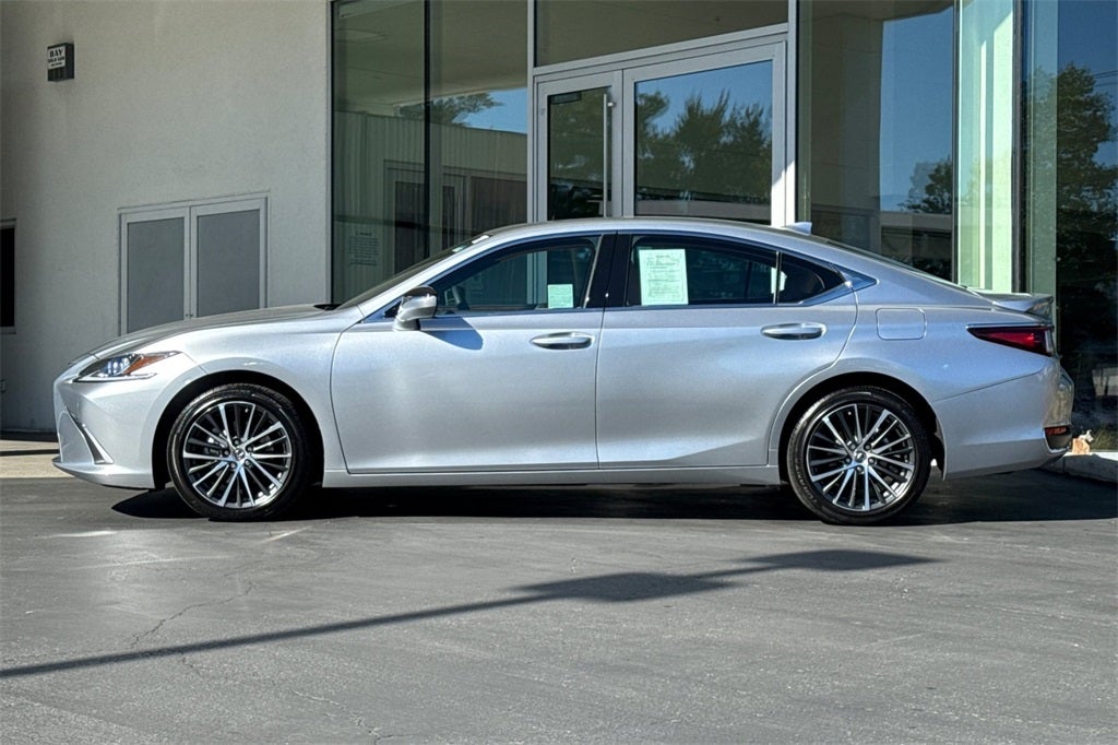 2023 Lexus ES 300h