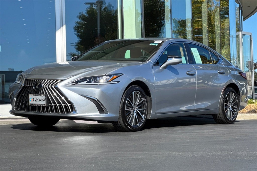 2023 Lexus ES 300h
