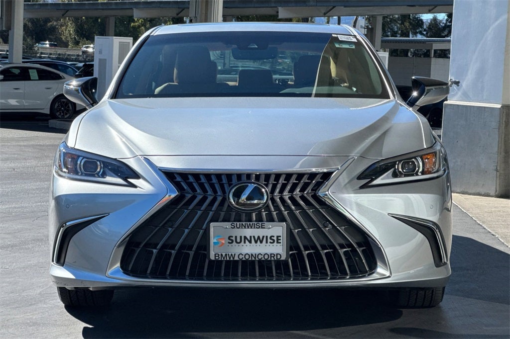 2023 Lexus ES 300h