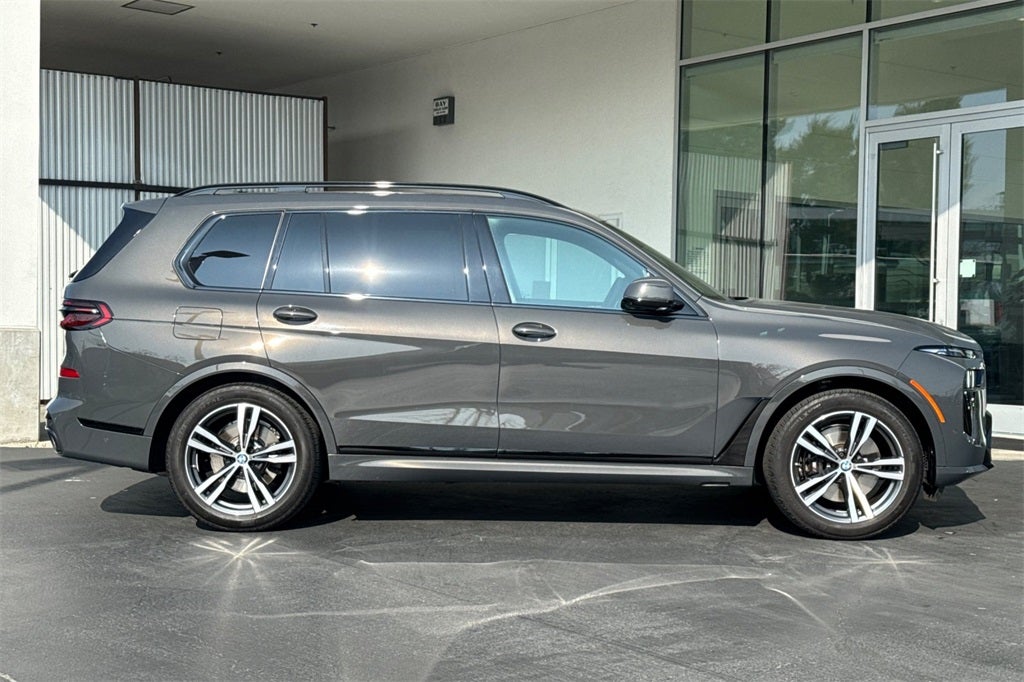2025 BMW X7 xDrive40i