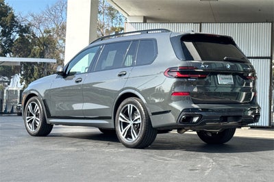 2025 BMW X7 xDrive40i